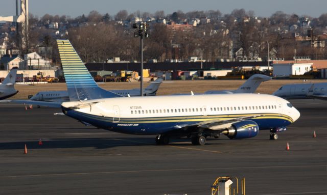 BOEING 737-400 (N752MA)