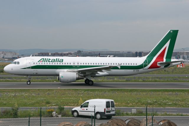 Airbus A320 (EI-EID)