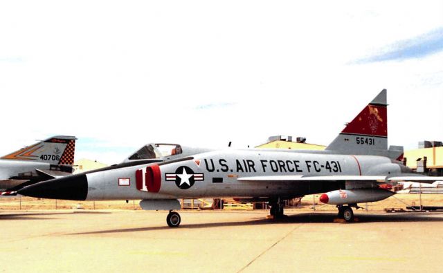 — — - Convair F-102 Delta Dagger