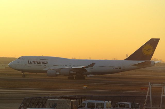 Boeing 747-400 (D-ABVA) - 2003 - Leaving at sunrise