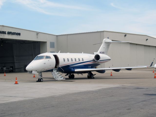 Bombardier Challenger 300 (N531FX)