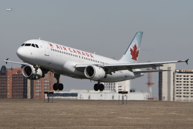 Airbus A320 (C-FGYS) - March 13, 2009 - landed on runway 24L at Toronto Pearson Int’l Airport 