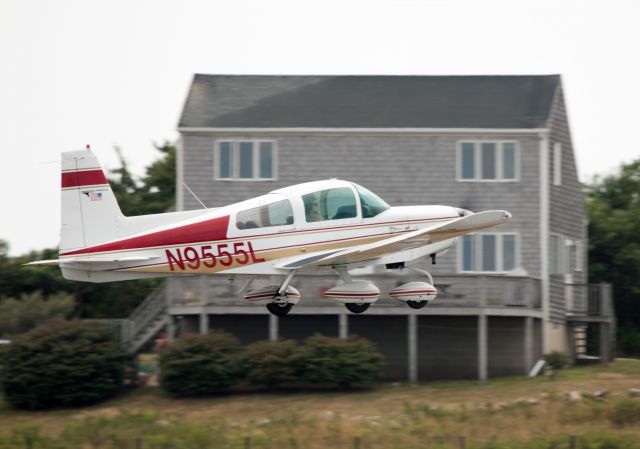 Grumman AA-5 Tiger (N9555L) - Take off RW28.