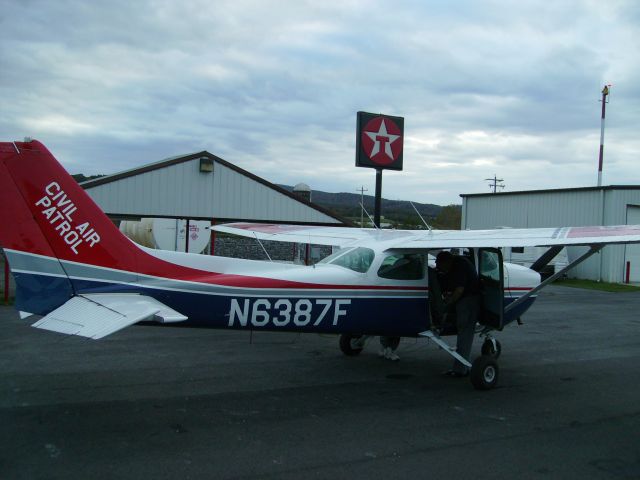 Cessna Skyhawk (N6387F) - Civil Air Patrol Cessna 172 at Grant Count Airport (W99) right before my flight