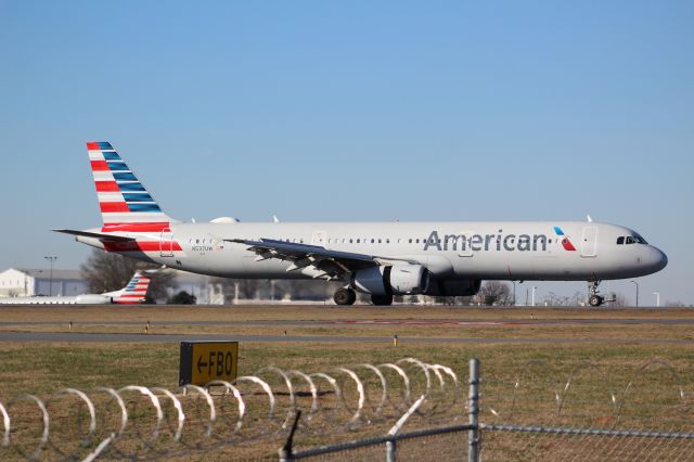 Airbus A321 (N537UW)