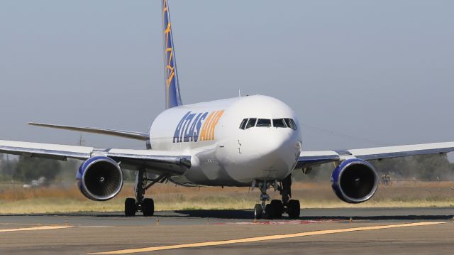 BOEING 767-300 (N1511A)