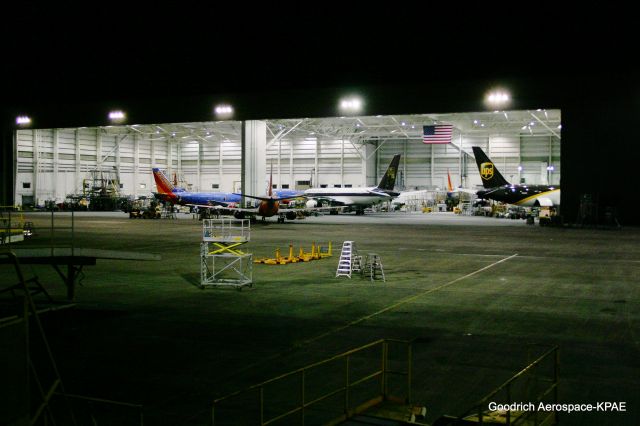 — — - KPAE - you can tell it is a warm summer evening in the 7/29/2006 photo of Goodrich Aerospace at Everett. There is at least 7 jets in this photo. Hit full for larger view,