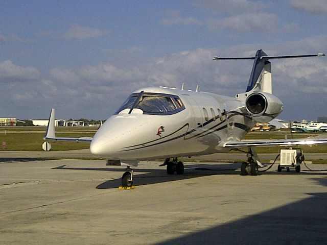 Learjet 55 (N270WS)