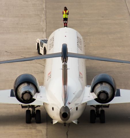 Canadair Regional Jet CRJ-700 (C-FKJZ)