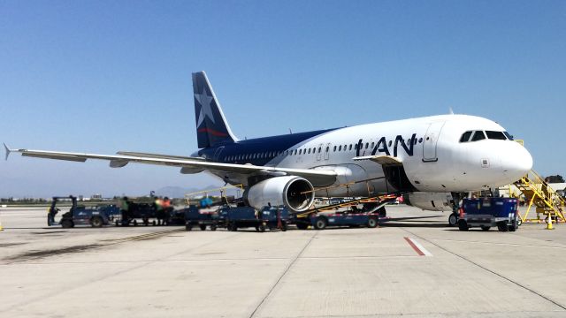 Airbus A320 (CC-BAF) - LANDED