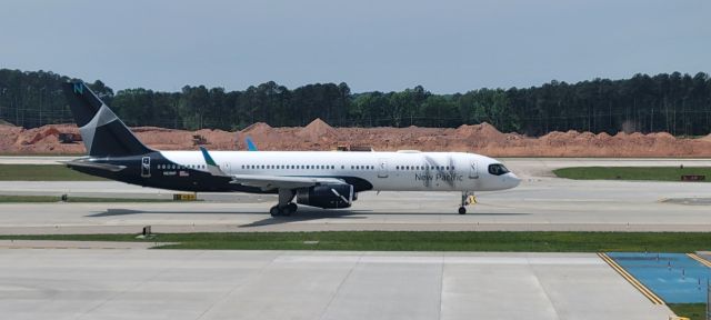 Boeing 757-200 (N627NP) - Observation deck at RDU