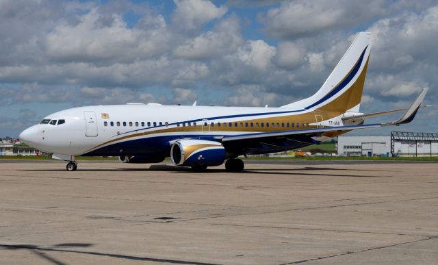 Boeing 737-700 (TT-ABD) - 11/05/2013br /Tchad gouvernement