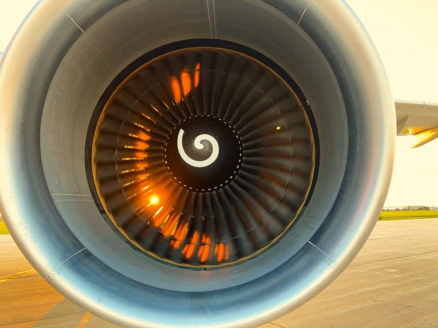 Airbus A300F4-600 (N670FE) - Summer Setting Sun Shining through the Turbine.  br /GE CF-6 Engine / 9800 HP br /& delivers  thrust over 50000 lbs !!