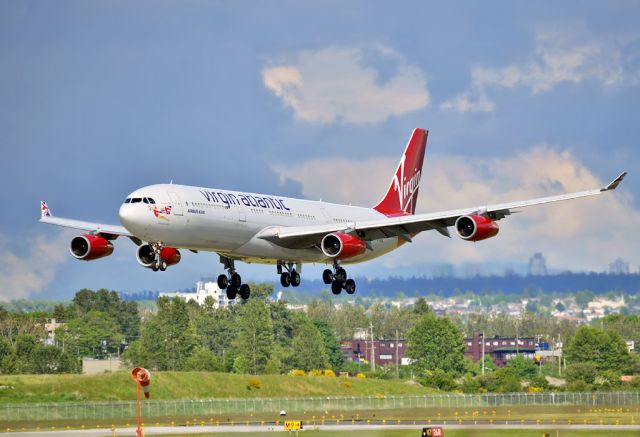 Airbus A340-300 (G-VSUN)