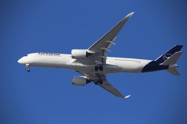 Airbus A350-900 (D-AIXJ)