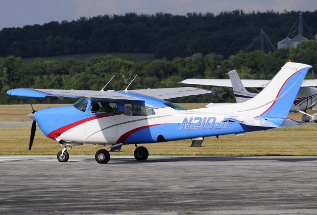 Cessna Centurion (N210JF) - Seen at KFDK on 7/19/2009.