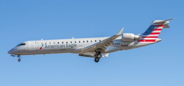 Canadair Regional Jet CRJ-700 (N543EA)