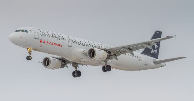 Airbus A321 (C-GITU)