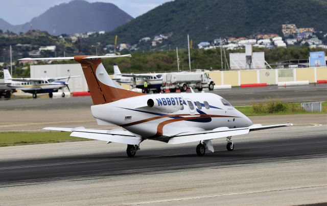 Embraer Phenom 100 (N888TE)