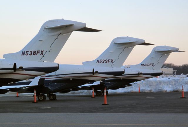 Bombardier Challenger 300 (N538FX) - FLEXJET at KHPN.