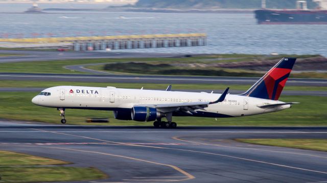 Boeing 757-200 (N820DX)