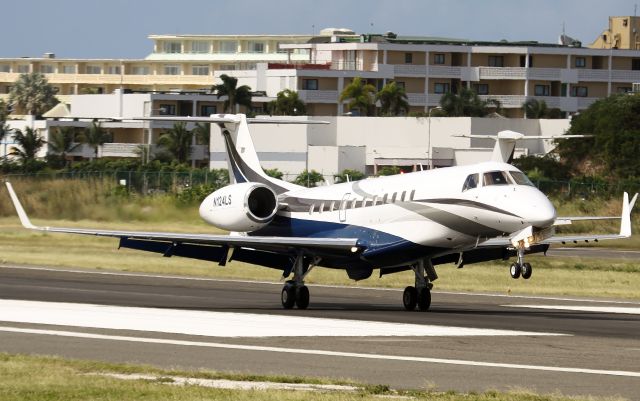 Embraer ERJ-135 (N124LS)