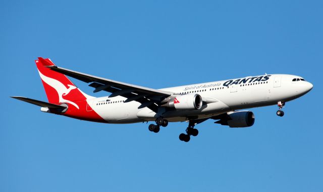 Airbus A330-200 (VH-EBN) - Clare Valley On Approach To RW 25