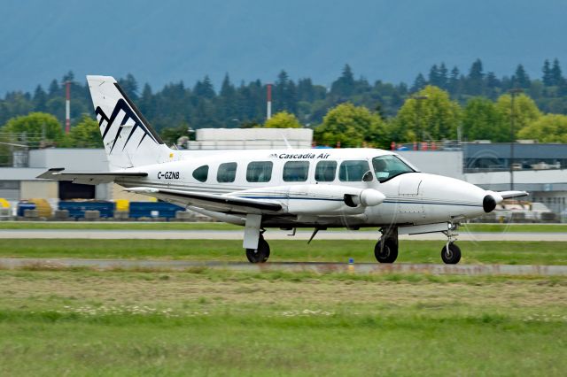 Piper Navajo (C-GZNB)