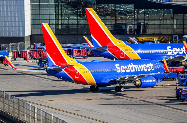 Boeing 737-700 (N7720F)