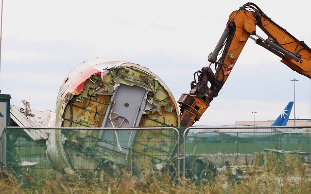 BOEING 727-200 (EC-CFA) - ex-iberia b727-256a ec-cfa being scrapped at shannon 19/6/18.