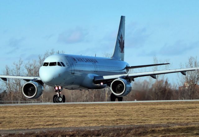 Airbus A320 (C-FKCK) - Leaving for Toronto Pearson Airport.