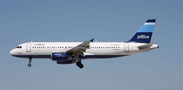 Airbus A320 (N638JB)