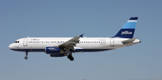 Airbus A320 (N638JB)