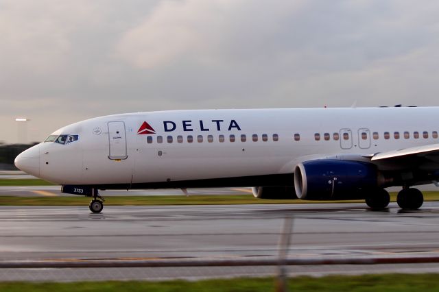 Boeing 737-800 (N3753) - Taxiing to 10L, 7/18/14