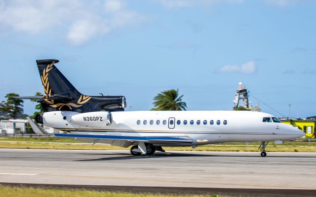 Dassault Falcon 7X (N360PZ)