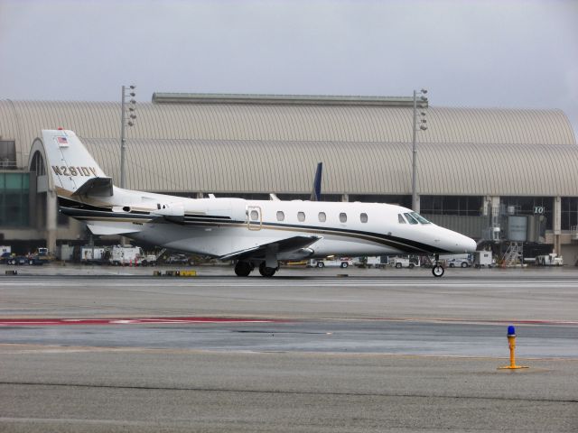 Cessna Citation V (N291DV) - Line up and wait on RWY 20R