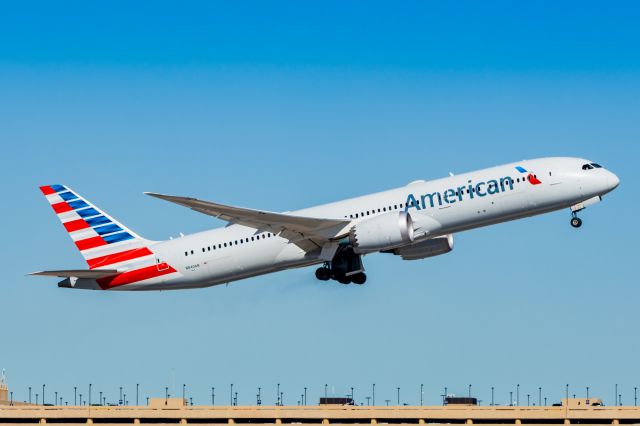 Boeing 787-9 Dreamliner (N840AN) - An American Airlines 787-9 taking off from PHX on 2/1/23. Taken with a Canon R7 and Tamron 70-200 G2 lens.