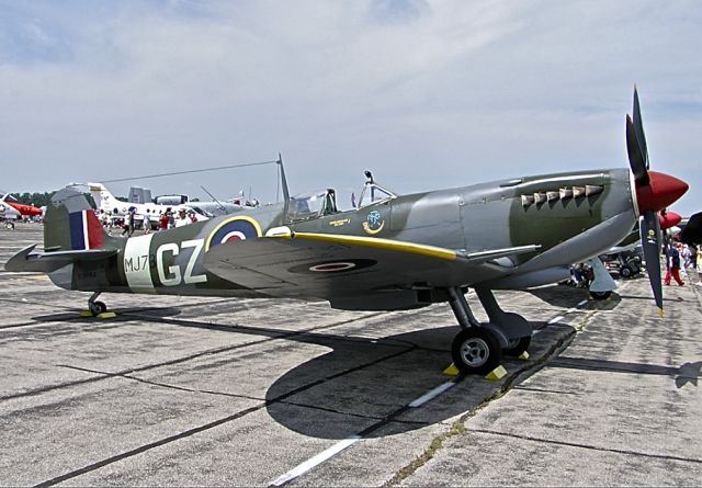 SUPERMARINE Spitfire (N730MJ)