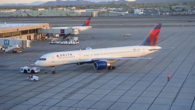 Boeing 757-200 — - Delta 752 pushing back for a flight to Atlanta KATL.