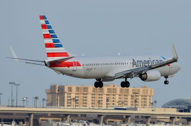 Boeing 737-700 (N982AN) - American - N982AN - 737-800 - Arriving KDFW - 06/08/2013