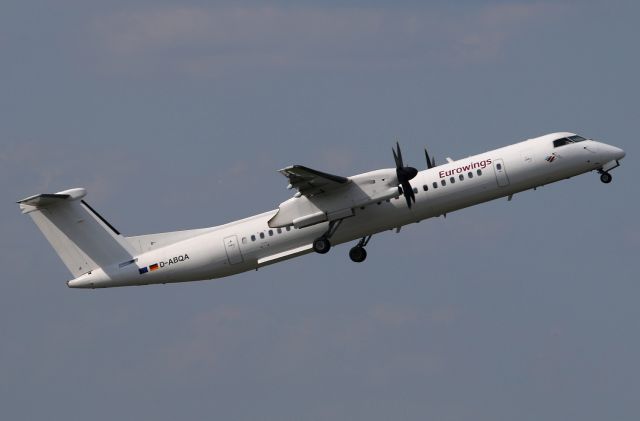 de Havilland Dash 8-400 (D-ABQA)