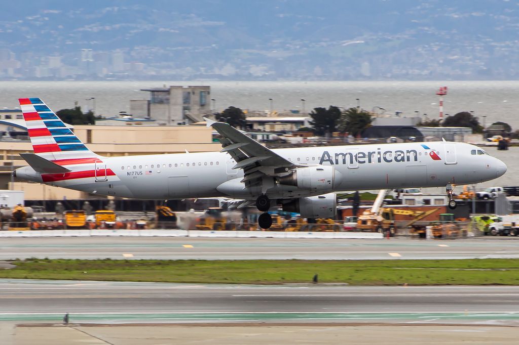 Airbus A321 (N177US)