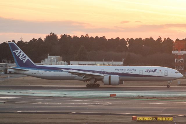 BOEING 777-300ER (JA781A)