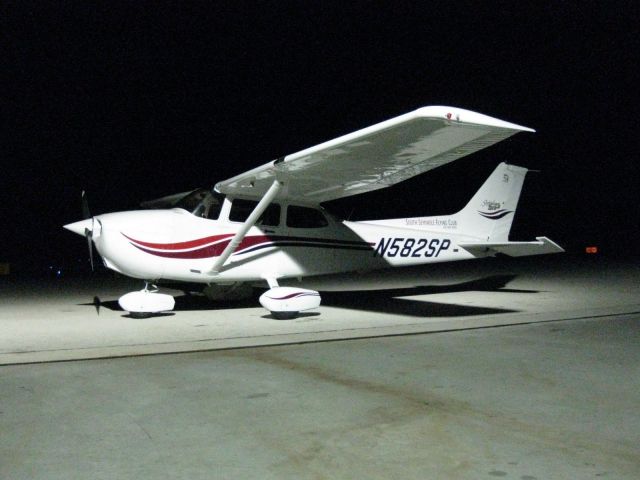 Cessna Skyhawk (N582SP)