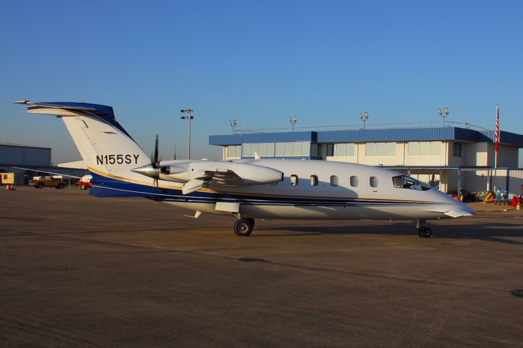 Piaggio P.180 Avanti (N155SY) - Ellington Airport, 16/10/2015
