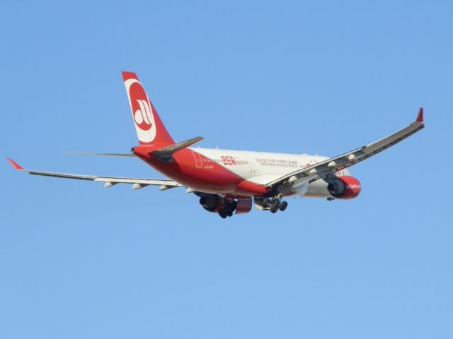 Airbus A330-200 (D-ALPI)