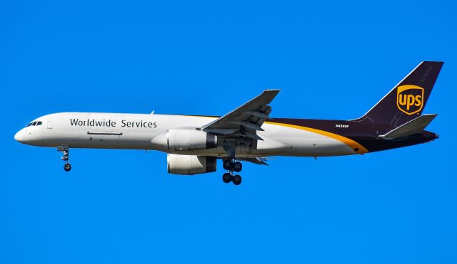 Boeing 757-200 (N438UP)