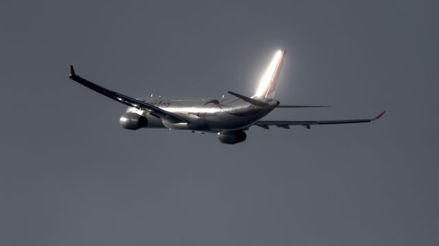 Airbus A330-300 (B-22102) - Trans Asia / Airbus A330-343Xbr /Jan.10.2016 Hakodate Airport [HKD/RJCH] JAPAN