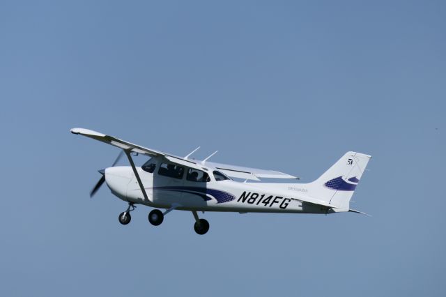 Cessna Skyhawk (N814FG)