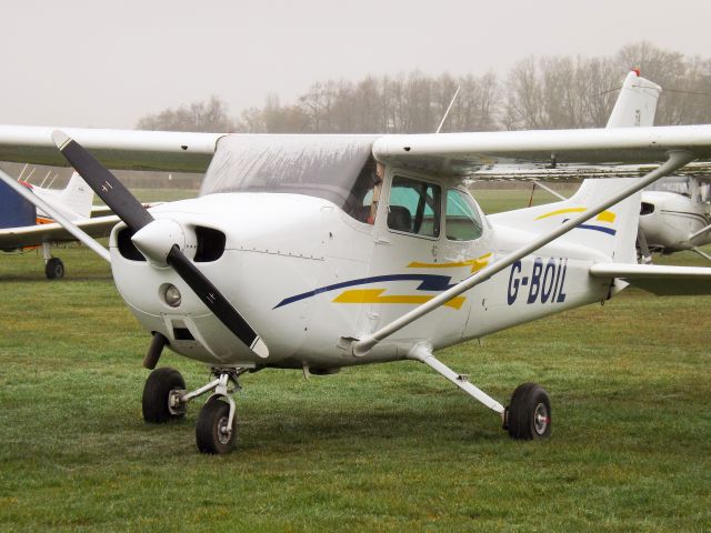 Cessna Skyhawk (G-BOIL)